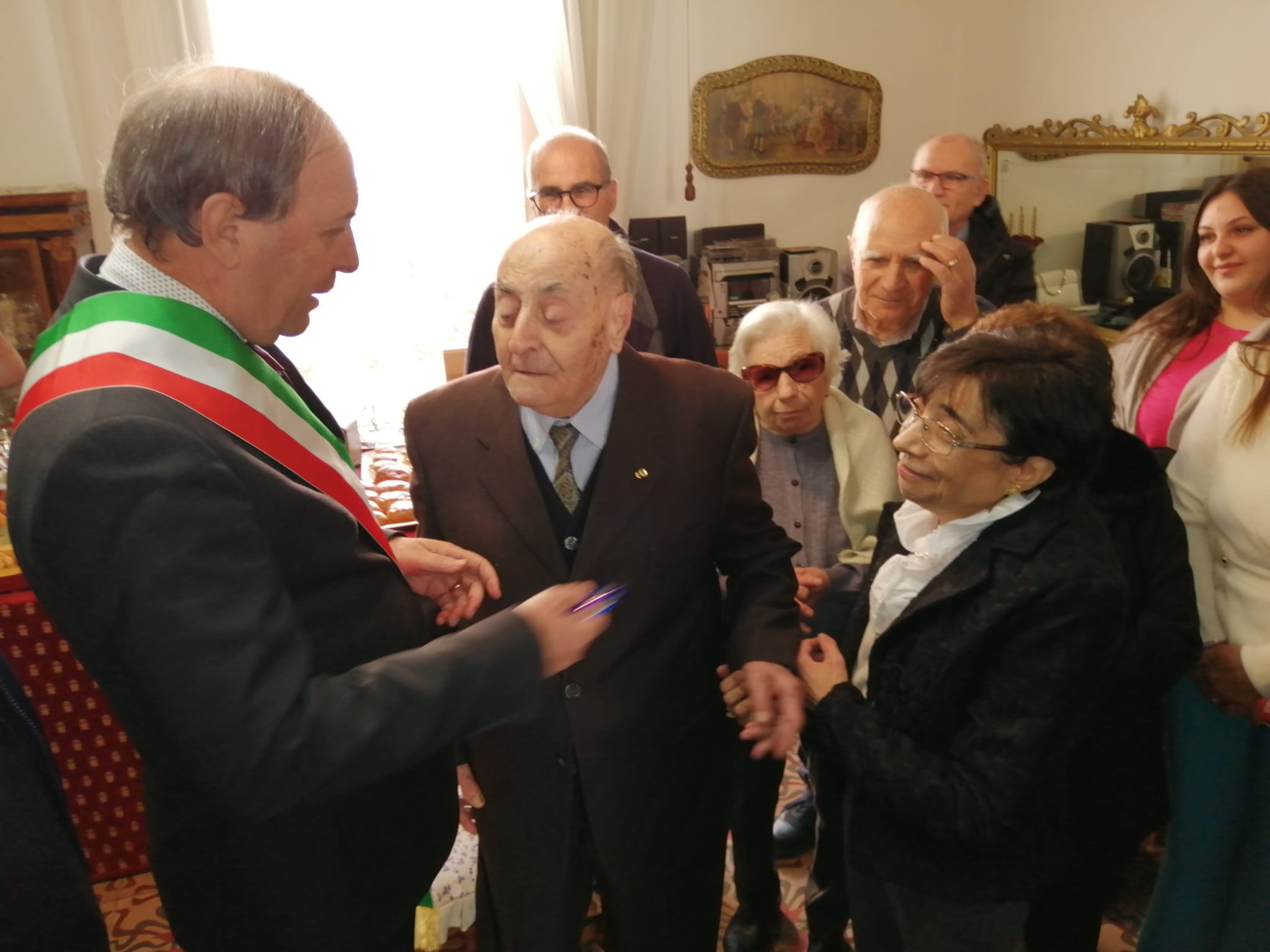 PATERNO': FESTA PER I 100 ANNI DEL SIG. MAGRI' ANGELO