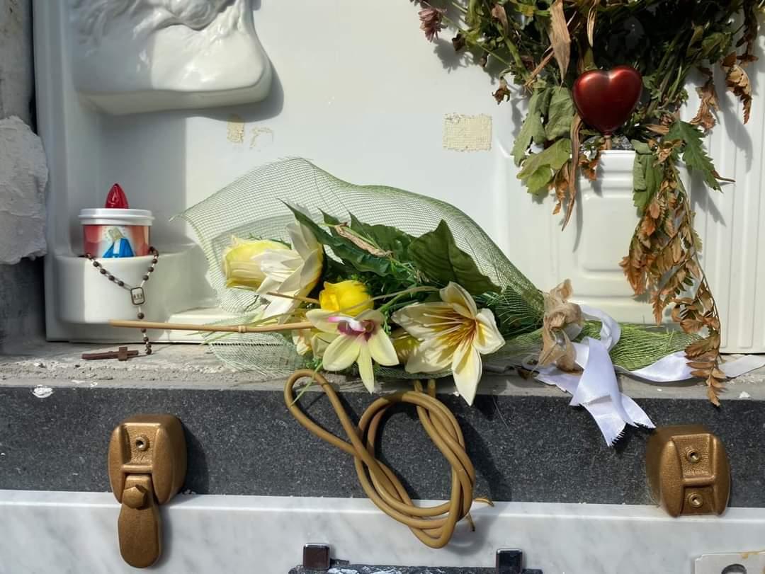 PATERNO’: FURTI E ATTI VANDALICI AL CIMITERO, RAZZIA DEI BULLONI IN OTTONE