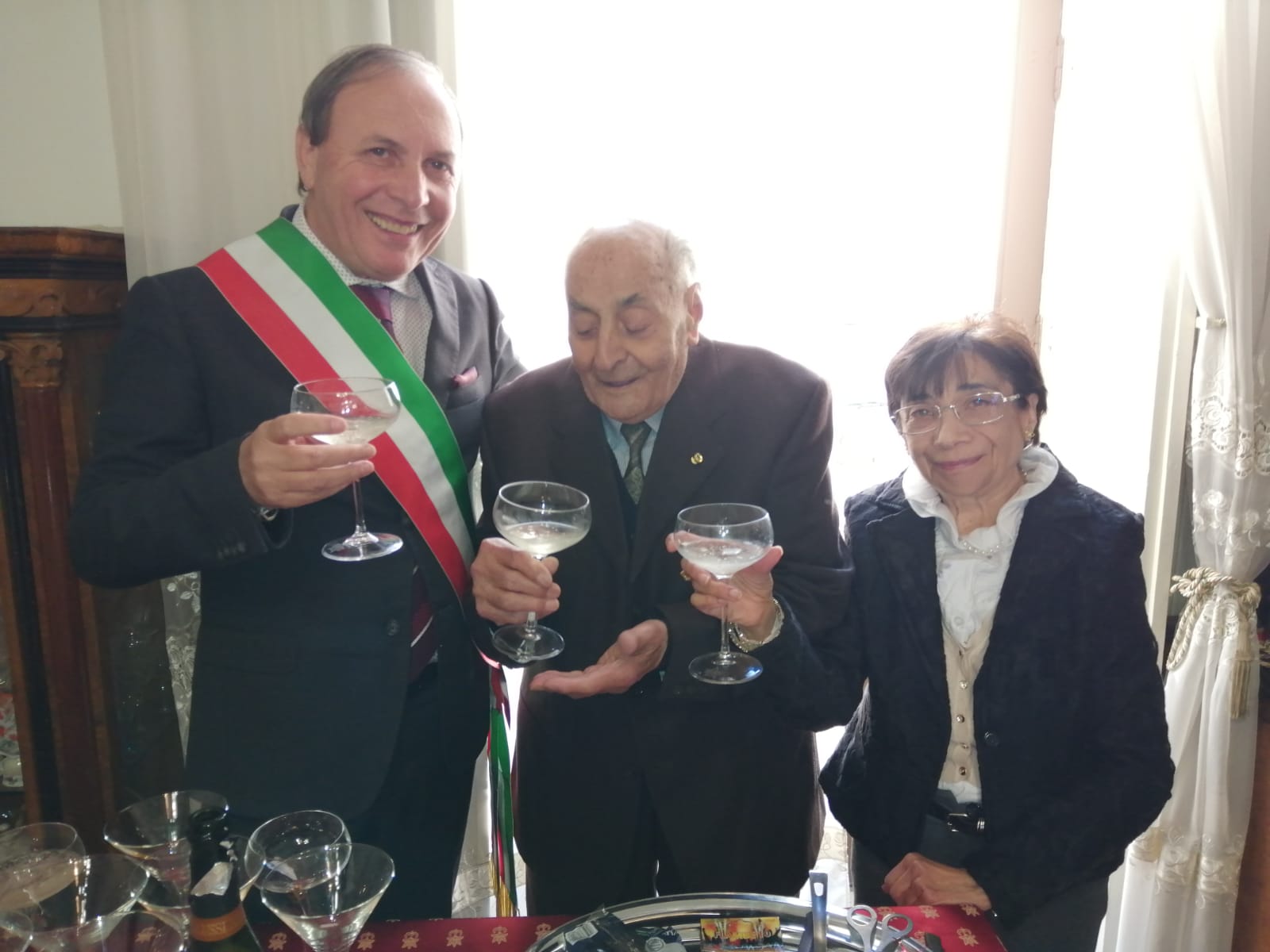 PATERNO': FESTA PER I 100 ANNI DEL SIG. MAGRI' ANGELO