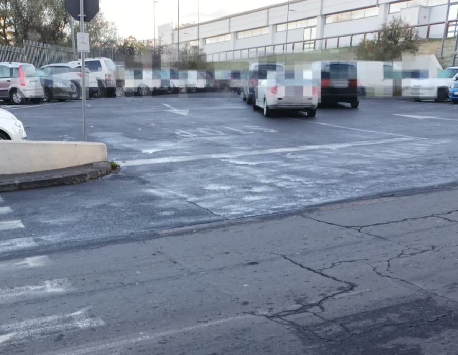 PATERNO': Strade ghiacciate: attenzione automobilisti, ma anche pedoni
