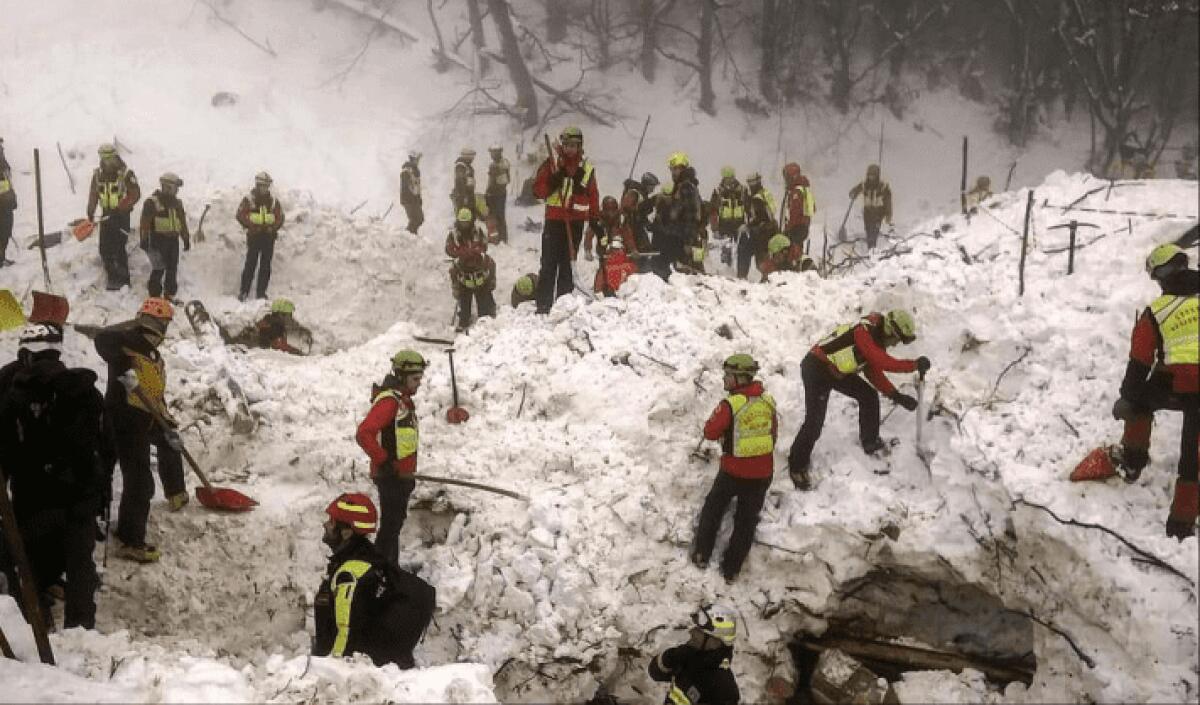 STRAGE RIGOPIANO: CINQUE CONDANNE E 25 ASSOLUZIONI IN PRIMO GRADO. LA RABBIA DEI PARENTI IN AULA: "FATE SCHIFO, VENDUTI" - 