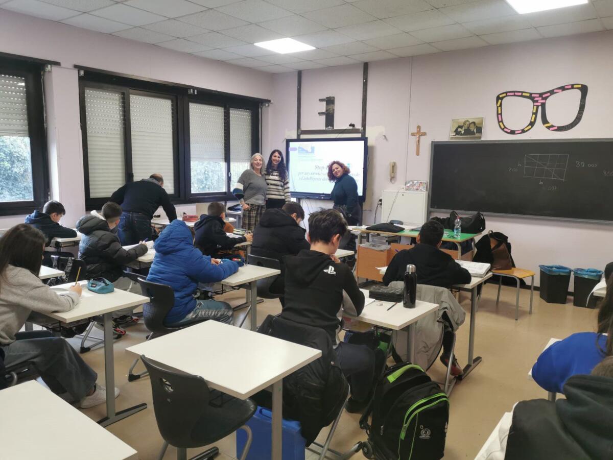 L’ASP DI CATANIA NELLE SCUOLE PER EDUCARE AL CORRETTO USO DEI CELLULARI - 