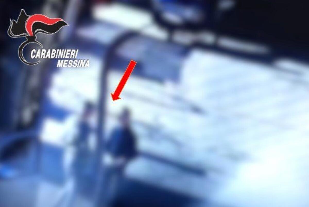 CITTADINI SEGNALANO SPACCIO DROGA, OTTO ARRESTI TRA FURCI SICULO E SANTA TERESA DI RIVA - 