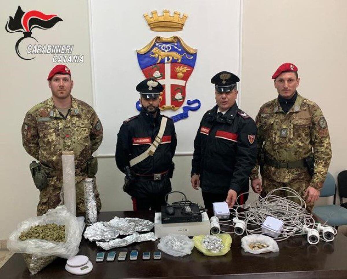 PATERNÒ. TROVATO IN CASA CON QUASI 800 GRAMMI DI MARIJUANA: ARRESTATO UN 54ENNE - 