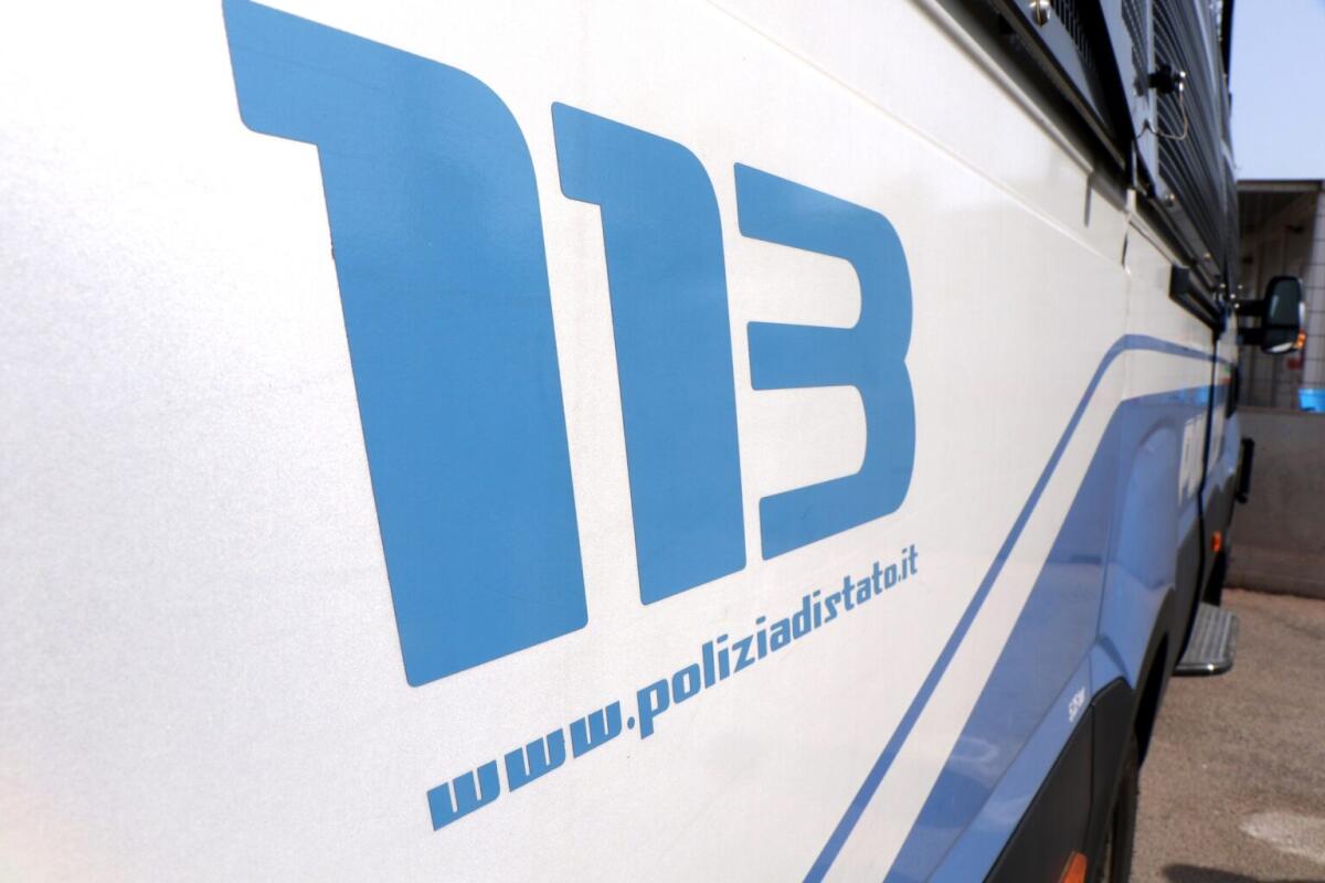 MISTERBIANCO. TENTANO LA FUGA E SPERONANO L’AUTO DELLA POLIZIA IN TANGENZIALE: NASCONDEVANO UN CARDELLINO - 