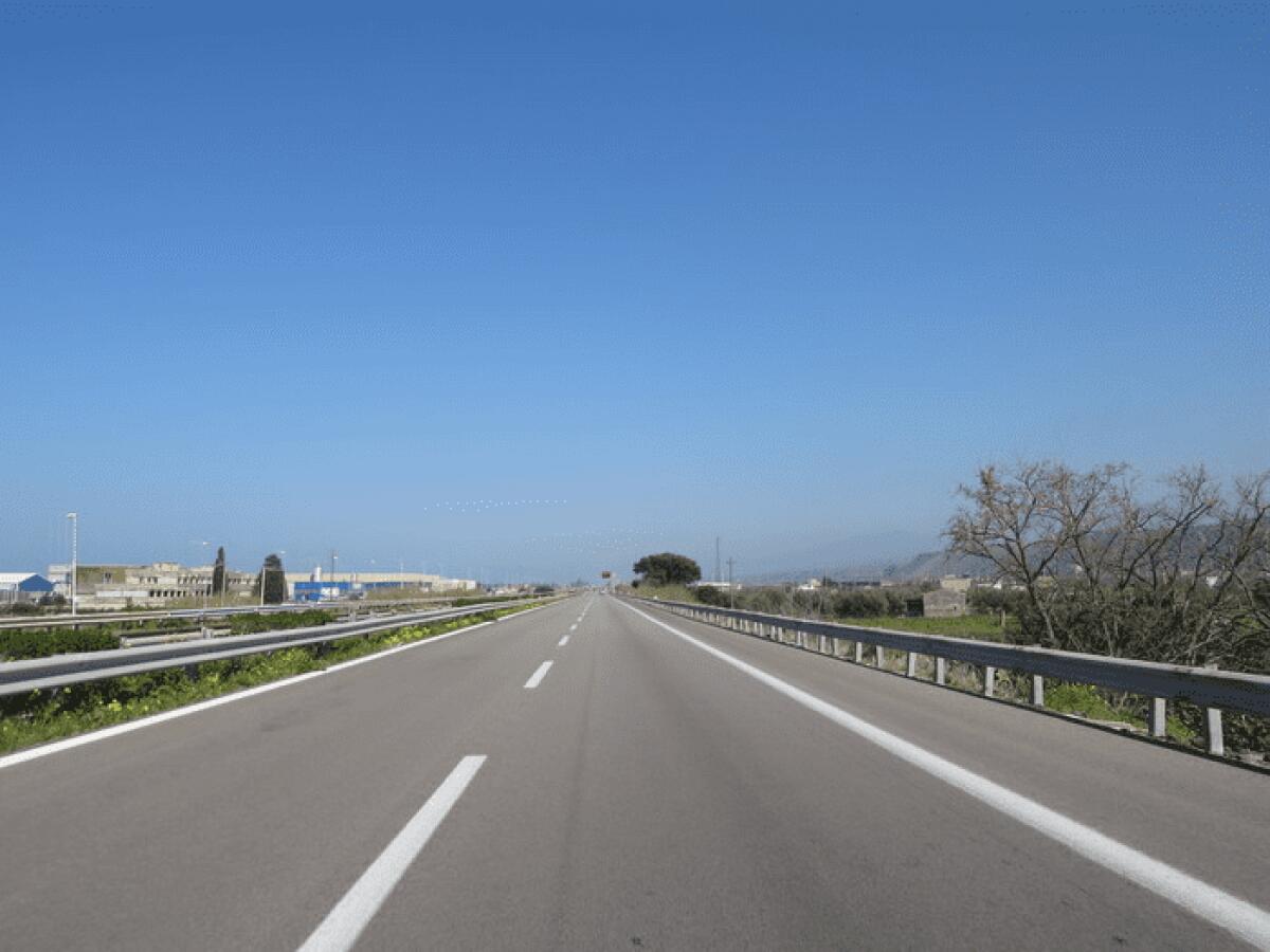 AUTOSTRADA SR-CT CHIUSA FINO A VENERDI IN FASCIA ORARIA 9-18 - 