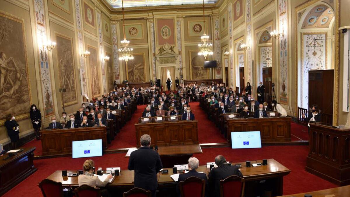 I DEPUTATI SICILIANI SI ALZANO LO STIPENDIO PER L’INFLAZIONE: DA 11.100 A 12 MILA EURO - 