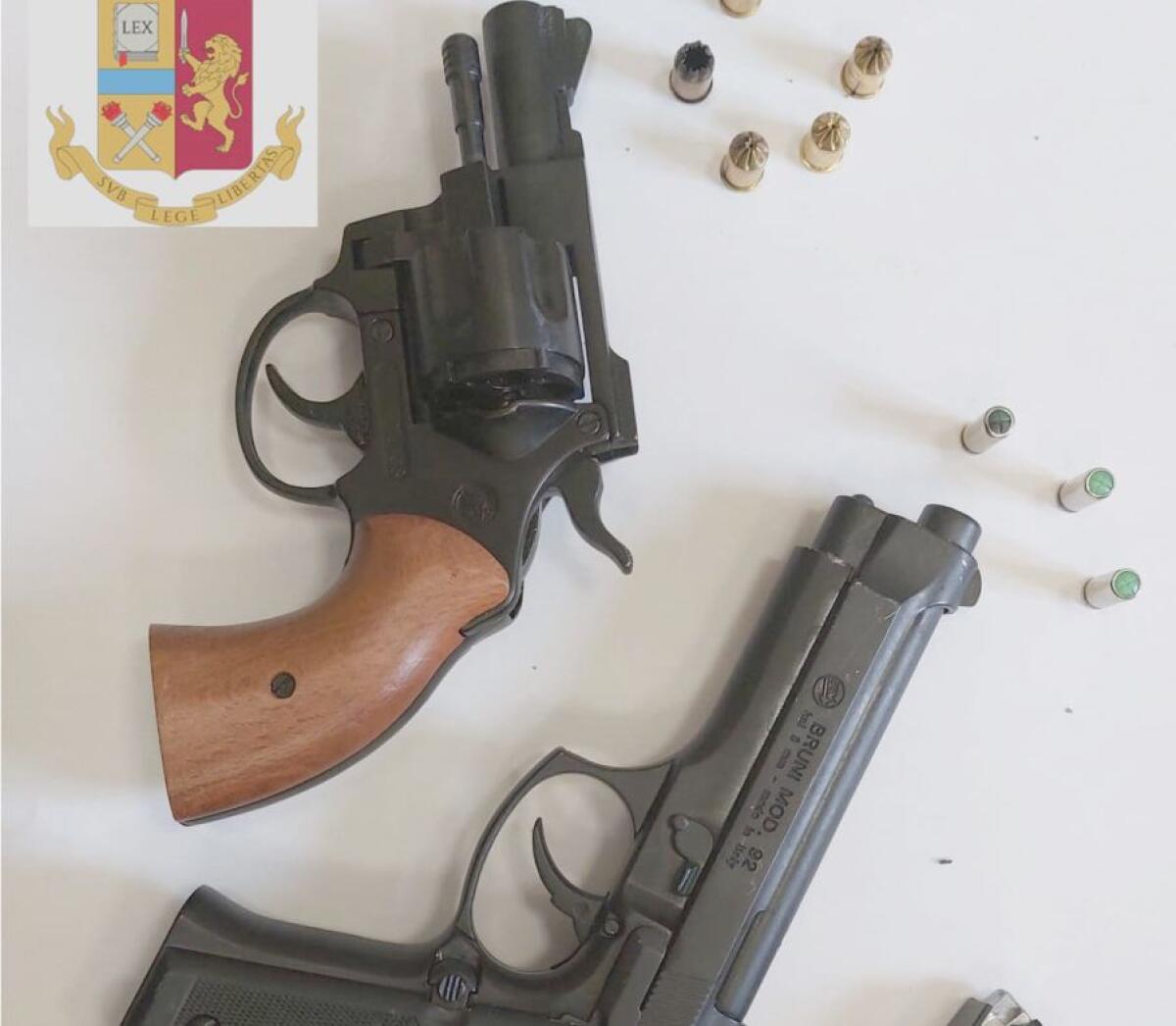 ACIREALE. RAPINA UNA FARMACIA, SORPRESO COL BOTTINO MENTRE RIENTRAVA A CASA - 