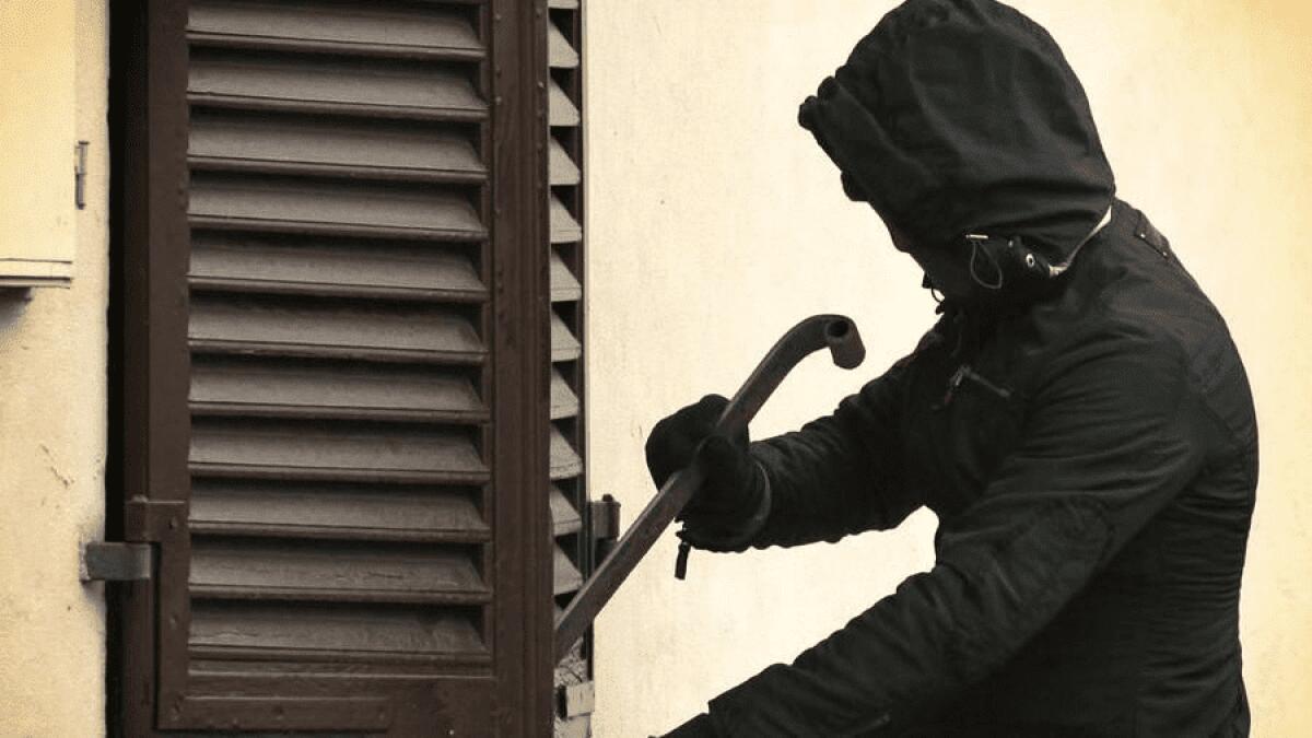 LECCE: ENTRA IN UNA VILLA PER RUBARE MA SI ADDORMENTA: ARRESTATO - 