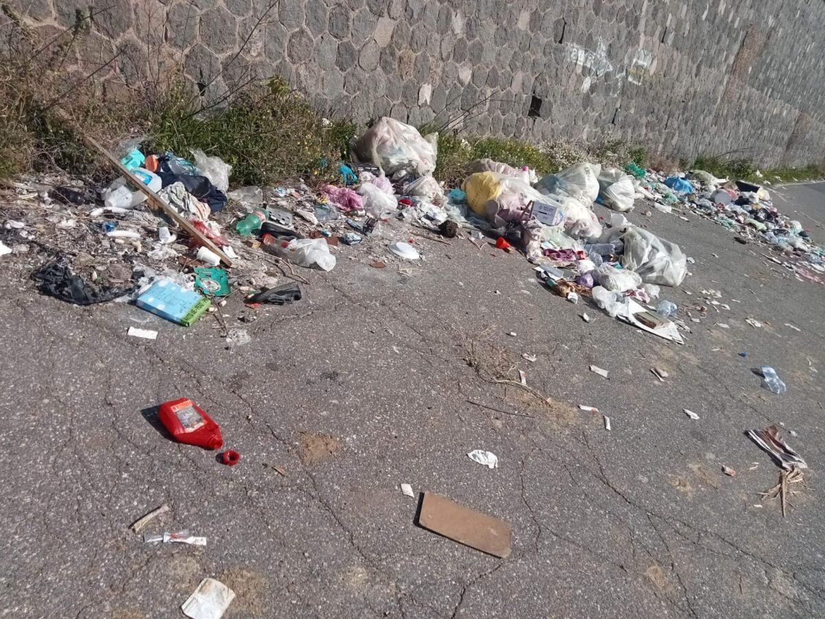 DISCARICA A CIELO APERTO IN CONTRADA SCHETTINO (LE FOTO-SEGNALAZIONI) - 