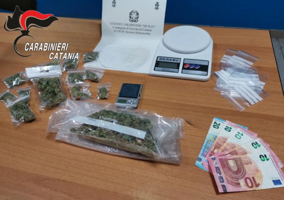 TREMESTIERI ETNEO (CT). FACEVA LA SPOLA PER PRENDERE LA “ROBA”:<br>PUSHER ARRESTATO - 