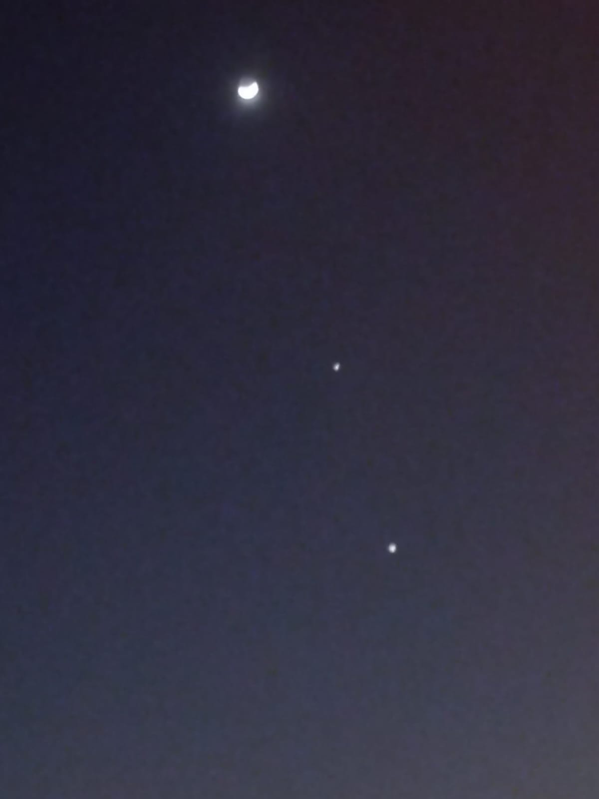 LO SPETTACOLO DI LUNA, GIOVE E VENERE SUL CIELO DI PATERNO'