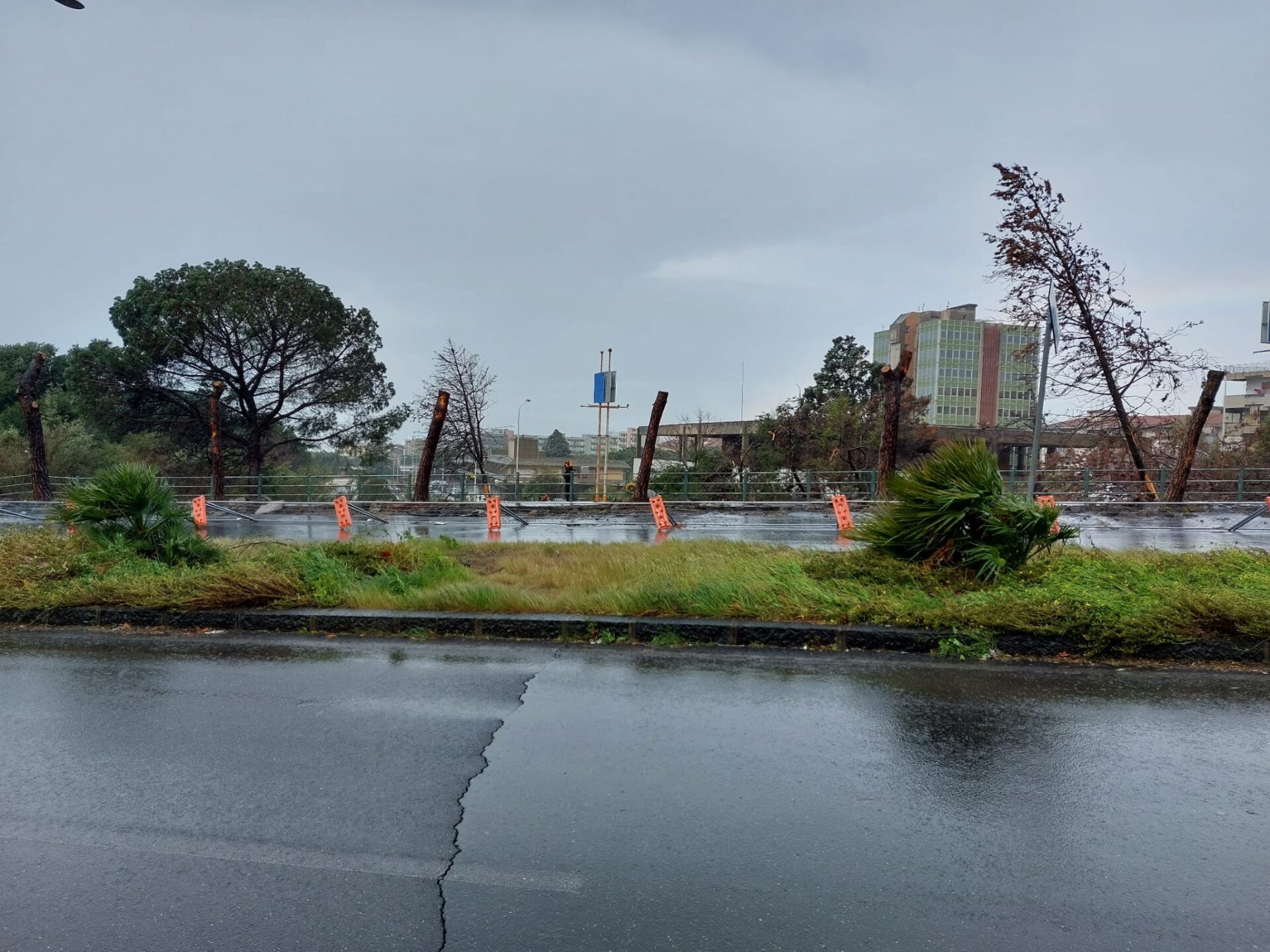 Maltempo: nubifragi e vento, le vostre foto inviate a 95047.it