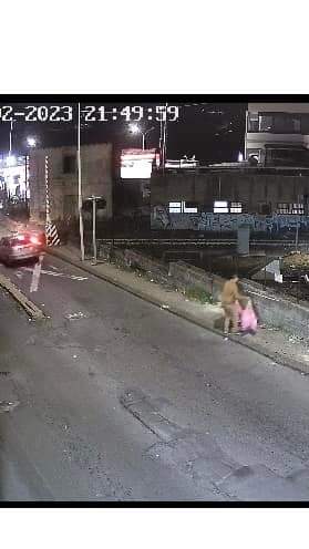 PATERNO’: “BECCATI” ZOZZONI, A SCALILLI RINVENUTI PARECCHI SACCHI ABBANDONATI DI UNA “NOTA” PALESTRA