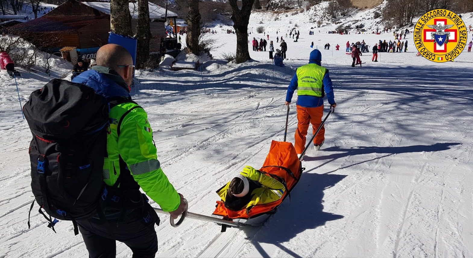 ETNA, BLOCCATI IN QUOTA PER IL FORTE VENTO: SALVATI DAL SOCCORSO ALPINO