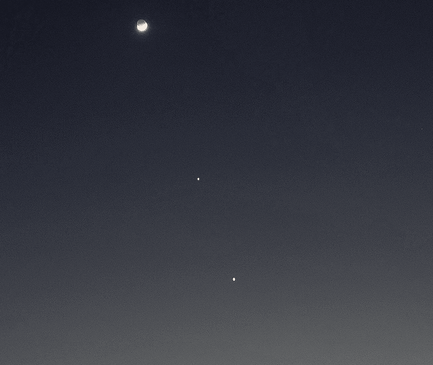 LO SPETTACOLO DI LUNA, GIOVE E VENERE SUL CIELO DI PATERNO'