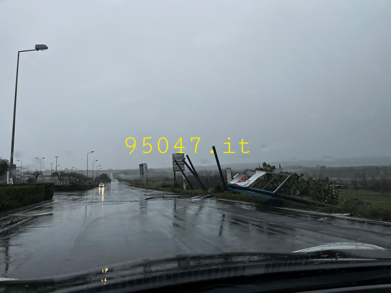 LA SICILIA È NEL VORTICE DEL CICLONE HELIOS, FORTE VENTO E DANNI PURE A PATERNO'