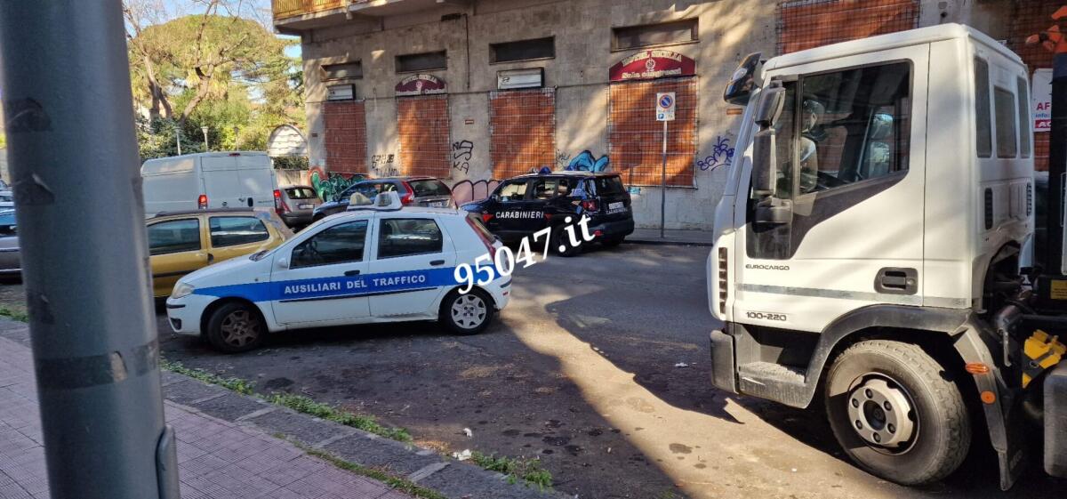 PATERNÓ: IN CORSO LO SGOMBERO DELL'ALBERGO SICILIA - 