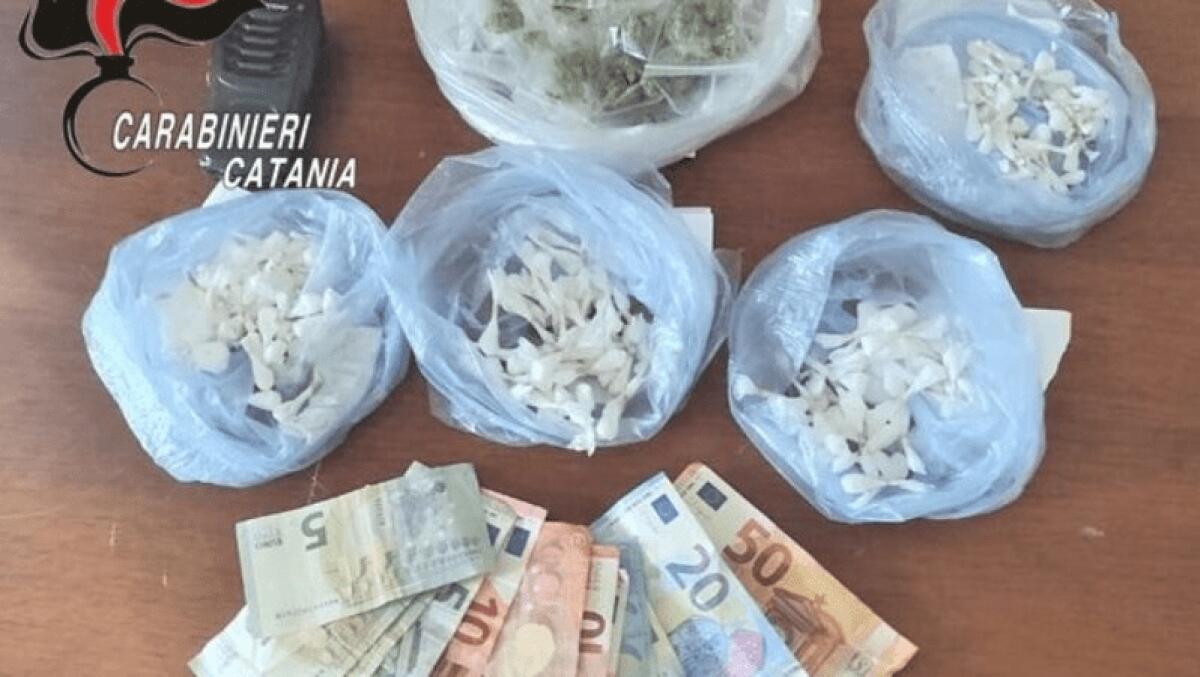 ACIREALE. COCAINA NEL MATERASSO: 30ENNE ARRESTATO DAI CARABINIERI. - 