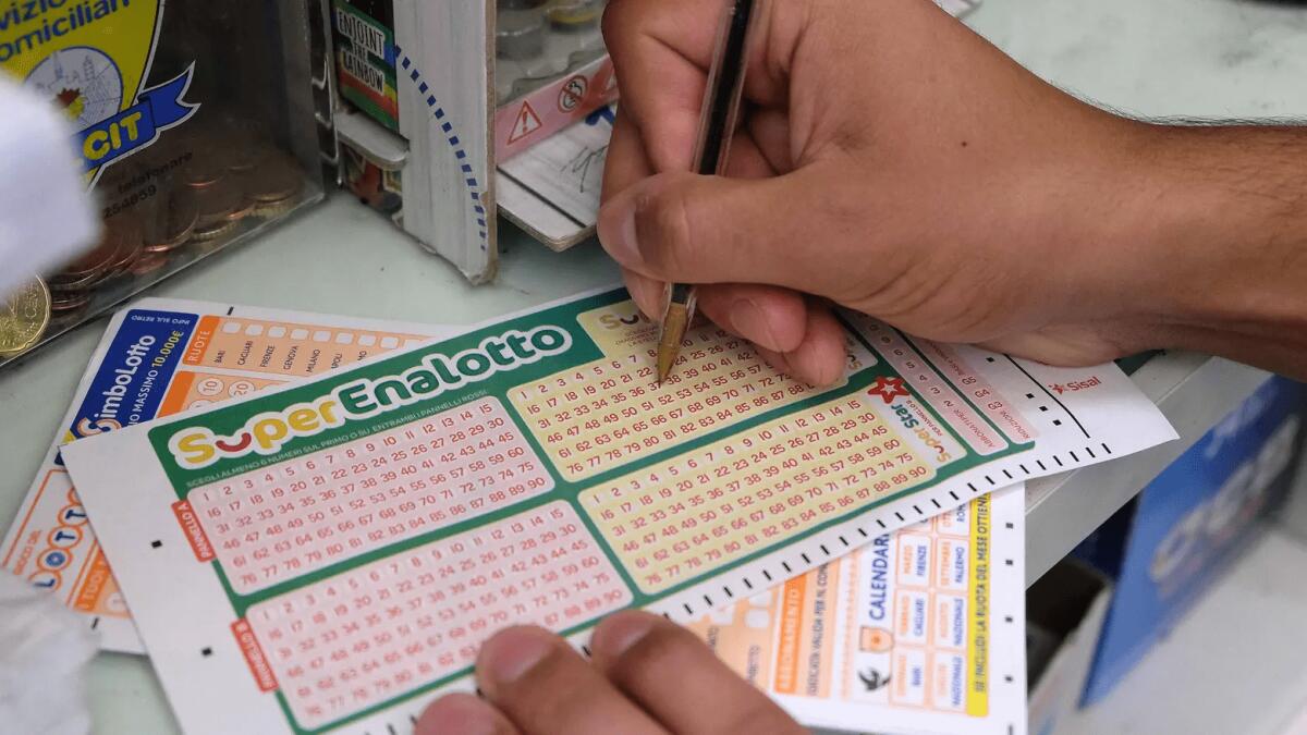 SUPERENALOTTO, CENTRATO IL 6 VINCENTE: 73,8 MILIONI CON UNA SCHEDINA ONLINE - 