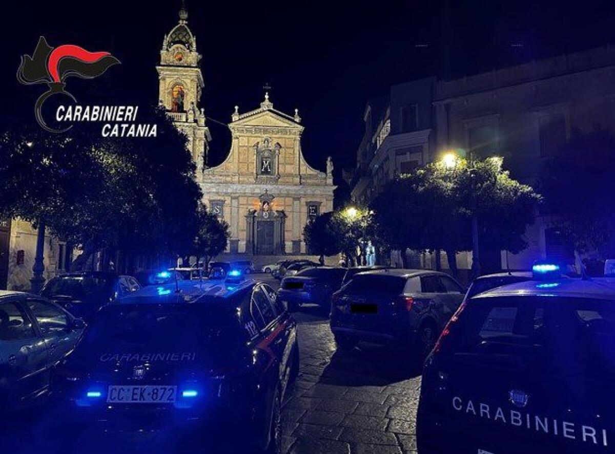 BIANCAVILLA, CONTROLLI DURANTE LA “MOVIDA”: UNA DENUNCIA, 20 KG DI PESCE SEQUESTRATI E SANZIONI PER 20MILA EURO - 