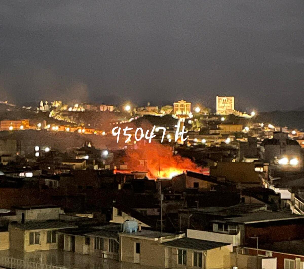 PATERNÒ. A FUOCO UN APPARTAMENTO A CAUSA DELLA STUFA, NESSUN FERITO - 