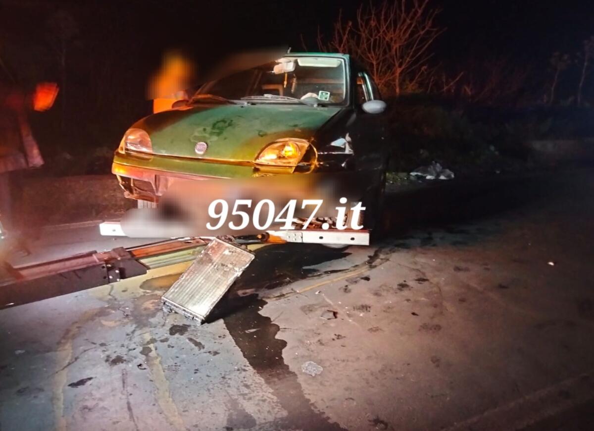 AUTO CONTRO IL MURO SULLA SP56II IN TERRITORIO DI BELPASSO - 