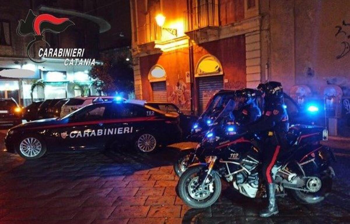 PAURA A CATANIA, MINACCIA PASSANTI E AUTOMOBILISTI: DENUNCIATO E SOTTOPOSTO A TSO - 