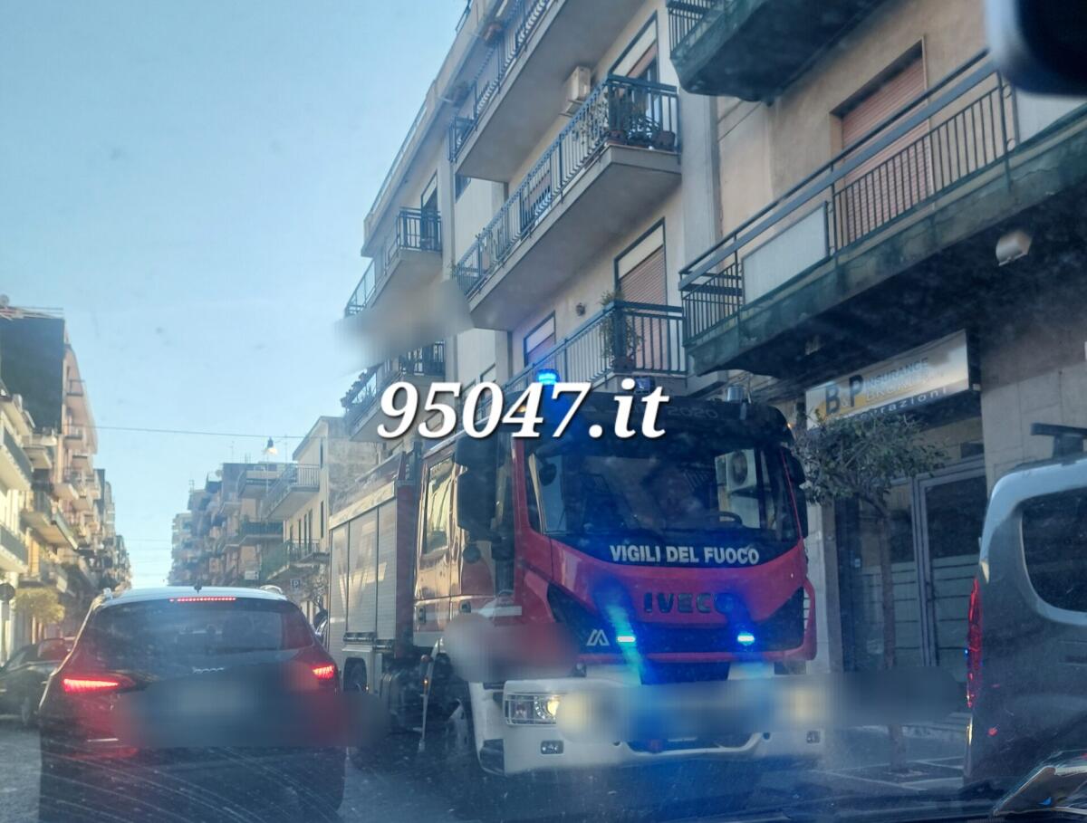 A FUOCO UN AUTOVETTURA IN UN GARAGE DI MISTERBIANCO - 