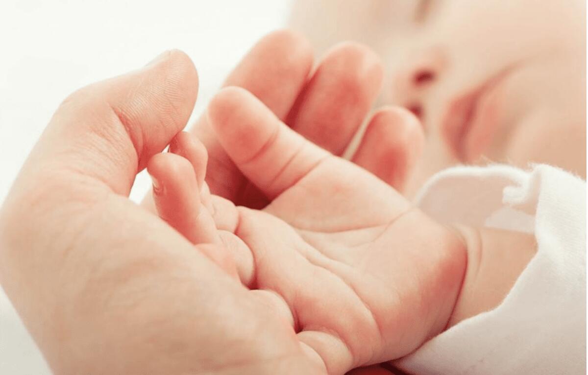 PATERNO', PUBBLICATO L'AVVISO PER L'ASSEGNO DI MATERNITÀ. ECCO COME FARE DOMANDA - 