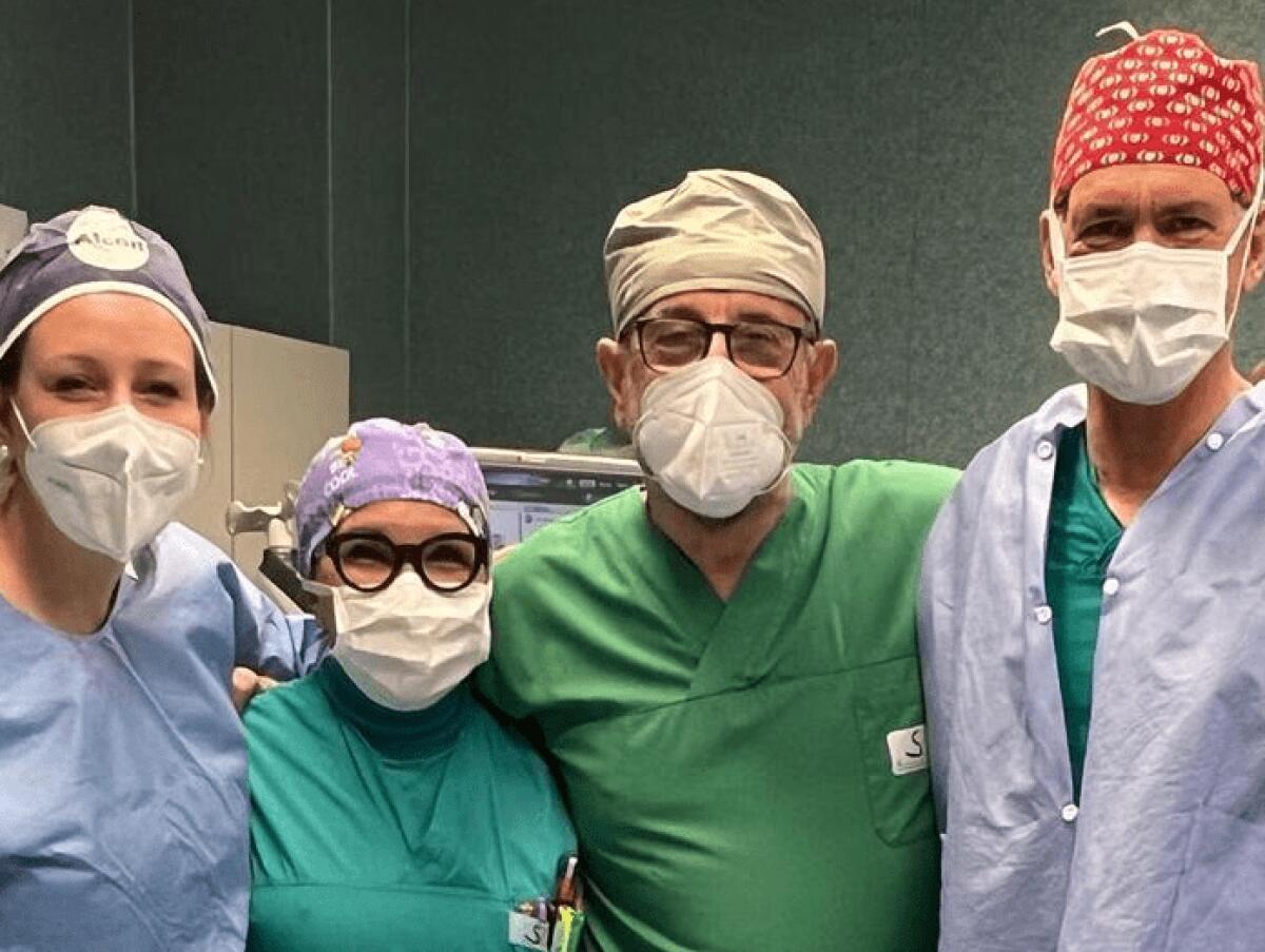 CIECO TORNA A VEDERE GRAZIE ALL'AUTOTRAPIANTO DI CORNEA, INTERVENTO RECORD A TORINO: È LA PRIMA VOLTA AL MONDO. - 