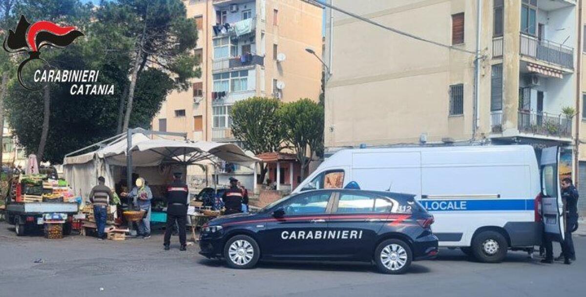 MULTATI A CATANIA AMBULANTI SENZA LICENZE - 