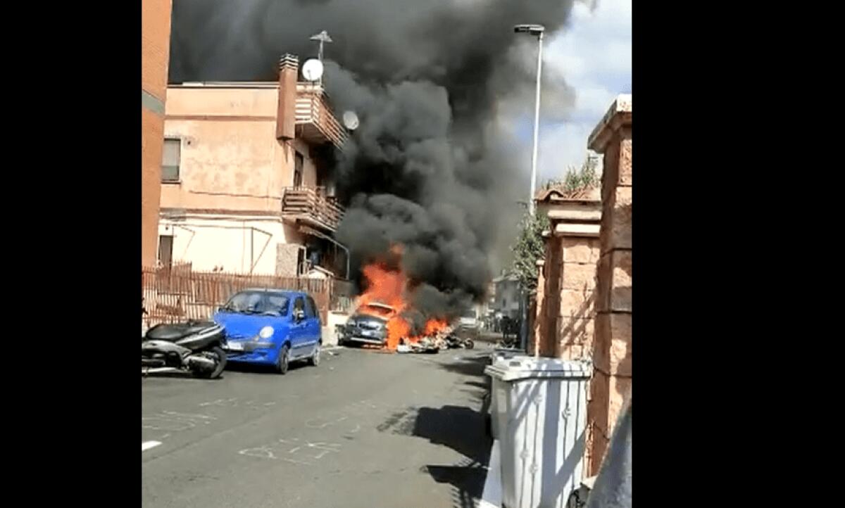 ROMA. SCONTRO TRA DUE AEREI DELL'AERONAUTICA MILITARE: MORTI I DUE PILOTI - 