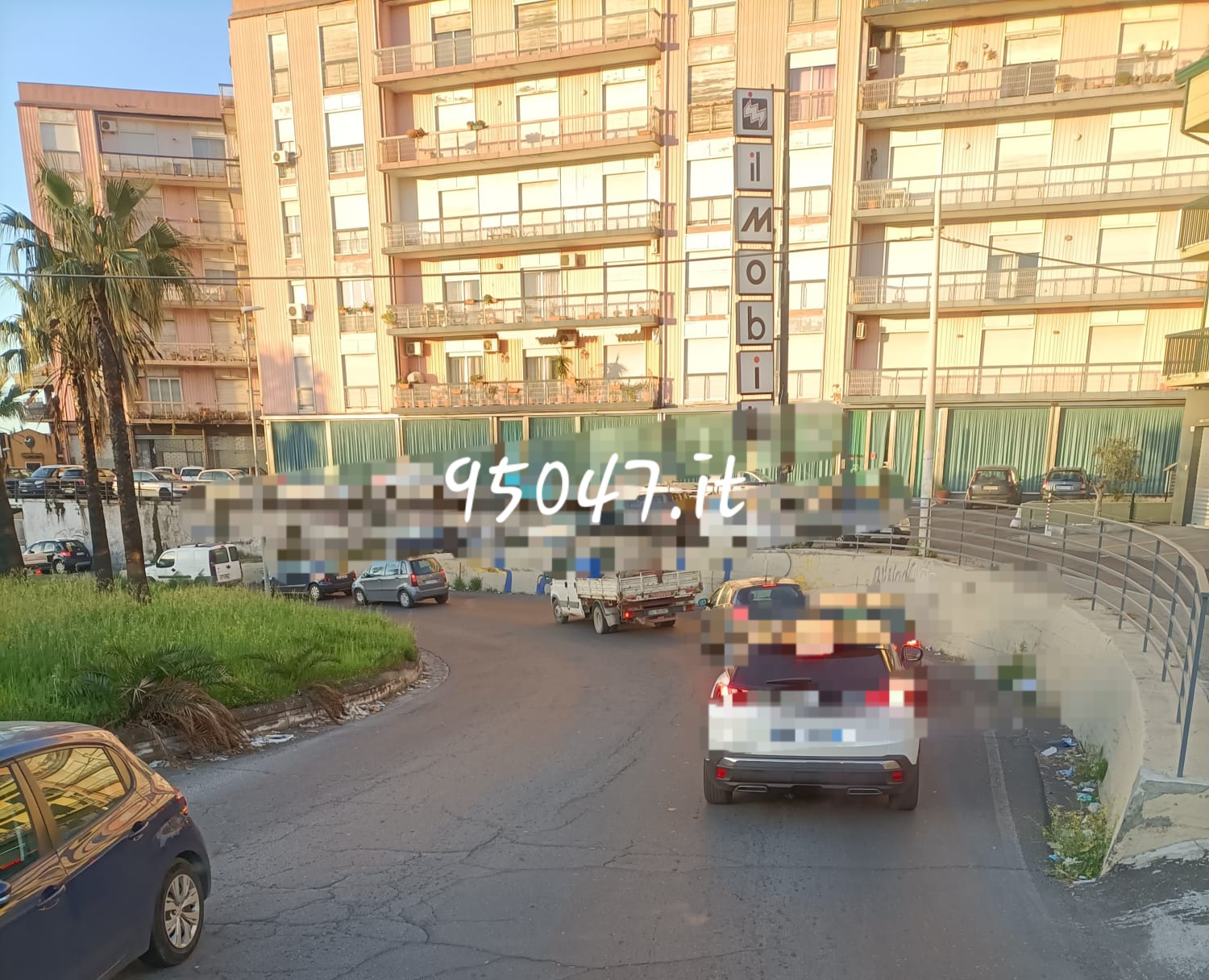 INCIDENTE NEI PRESSI DELLO SVINCOLO PATERNÒ,  SOCCORSI SUL POSTO