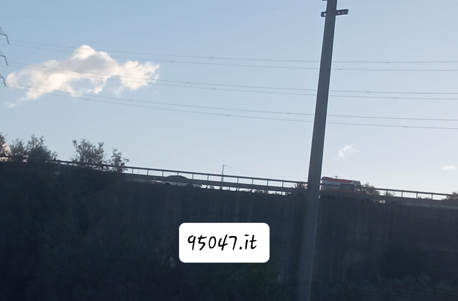 INCIDENTE NEI PRESSI DELLO SVINCOLO PATERNÒ,  SOCCORSI SUL POSTO