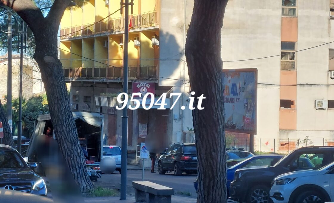 PATERNÓ: IN CORSO LO SGOMBERO DELL'ALBERGO SICILIA, PRESIDIO DELLE FORZE DELL'ORDINE