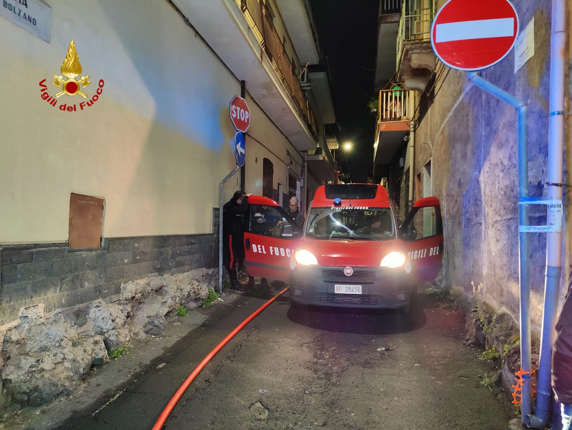 PATERNÒ. A FUOCO UN APPARTAMENTO A CAUSA DELLA STUFA, NESSUN FERITO
