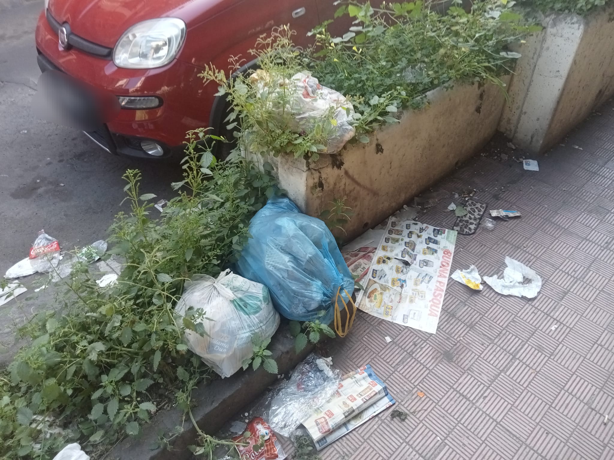 PATERNO'. VIA LUIGI RIZZO: LA SEGNALAZIONE DI UN LETTORE