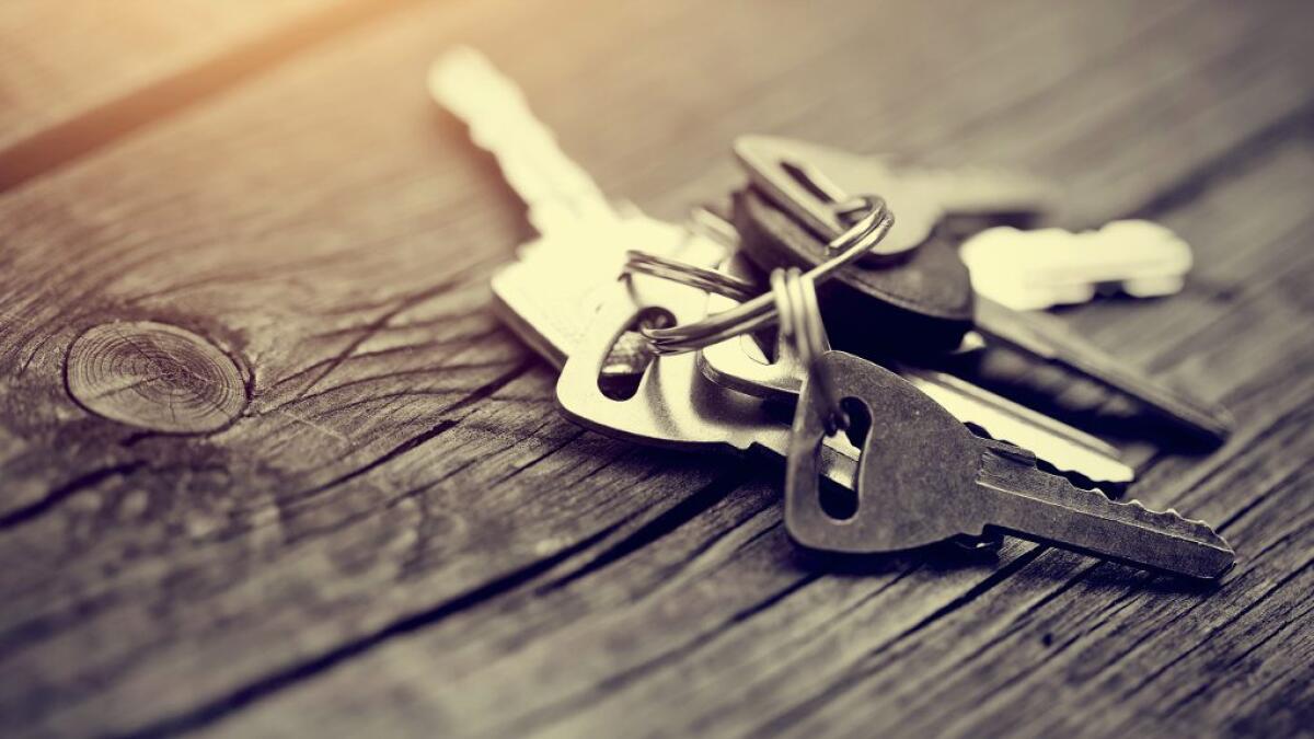 MESSINA, DIMENTICA LE CHIAVI DI CASA, PROVA AD ENTRARE DAL BALCONE MA CADE E MUORE - 