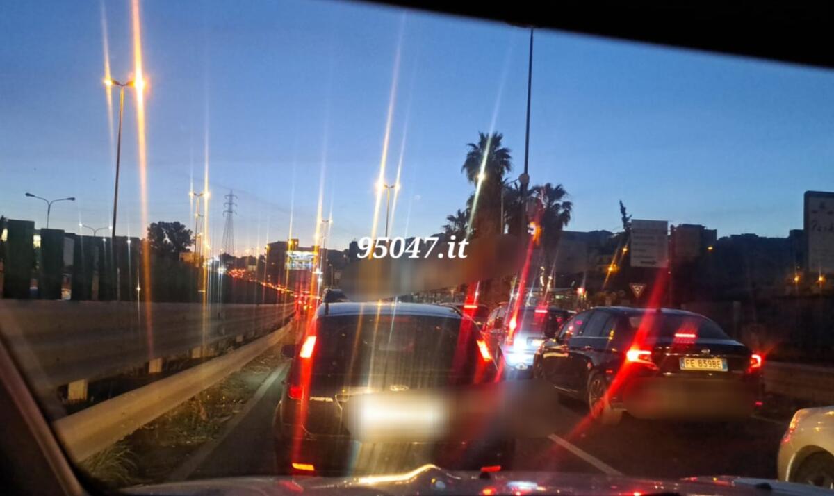 INCIDENTE SULLA SS 121 A MISTERBIANCO,  LUNGHE CODE DIREZIONE PATERNO' - 