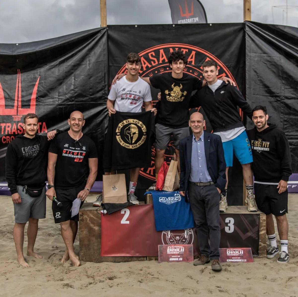 OTTIMI RISULTATI DA DUE CROSSFITTERS PATERNESI AI PIETRASANTA BEACH THROWDOWN.  - 