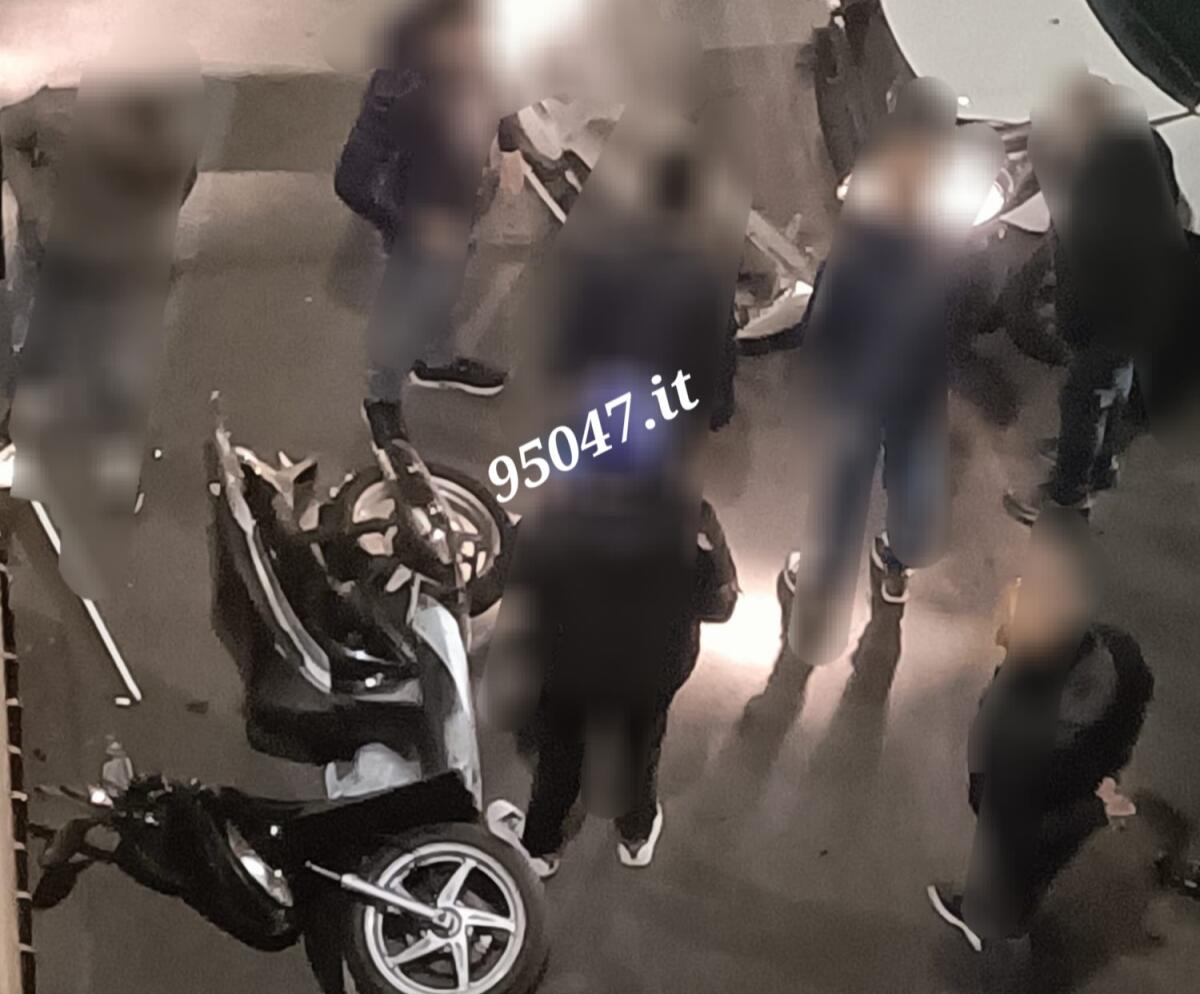 PATERNO' SCONTRO TRA SCOOTER AUTO IN VIA BELLINI - 