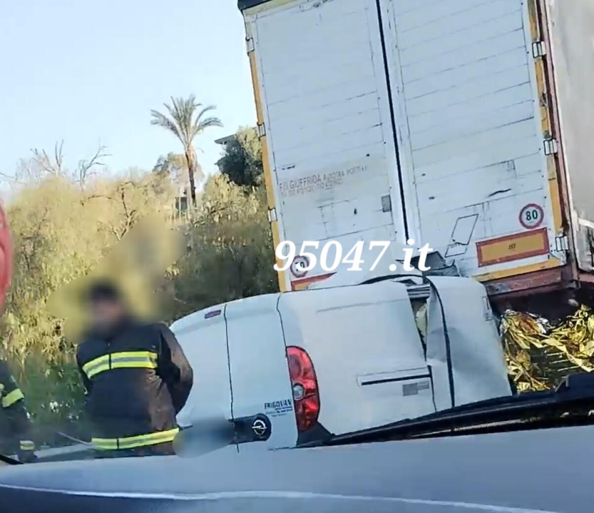 INCIDENTE MORTALE SULLA CATANIA MESSINA NEI PRESSI DI GIARDINI NAXOS - 