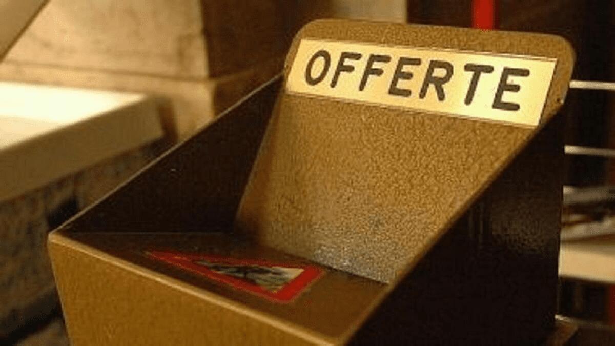 MILANO. RUBAVA LE OFFERTE DALLA CASSETTA IN CHIESA USANDO UNA LENZA - 