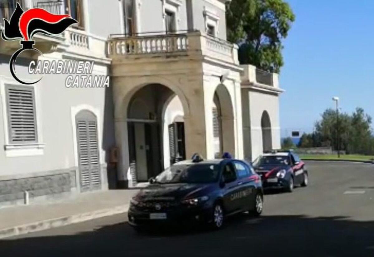 CATANIA. DENUNCIATI DUE PUSHER PER DETENZIONE DROGA, UN UOMO PER IMPIEGO DI DENARO, BENI O UTILITÀ DI PROVENIENZA ILLECITA ED UN ARRESTATO DOMICILIARE PER EVASIONE. - 