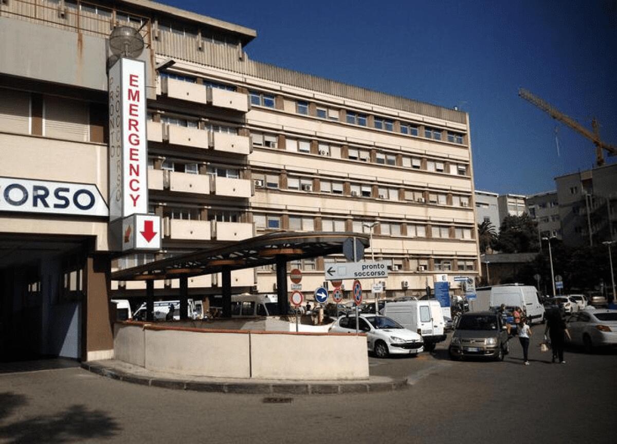 TRAGEDIA A BARCELLONA POZZO DI GOTTO.BAMBINO DI 4 ANNI CADE E SBATTE LA TESTA, GENITORI LO PORTANO ALL'OSPEDALE MA VIENE DIMESSO. DOPO UN PAIO D'ORE IL PICCOLO MUORE - 