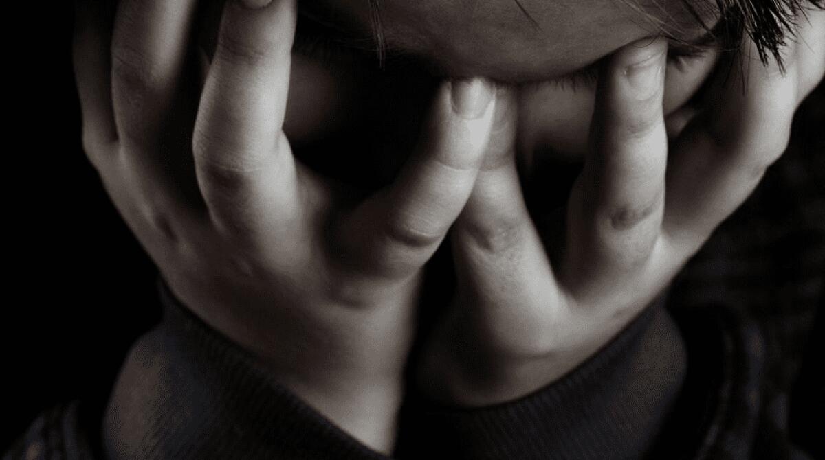 MAESTRO DI RELIGIONE VIOLENTA 4 BIMBI IN UN ASILO DI MILANO: INCASTRATO DALLE TELECAMERE - 