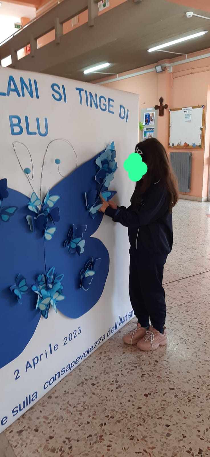 L'I.C.DON MILANI DI PATERNÒ SI TINGE DI BLU PER "LA GIORNATA MONDIALE SULLA CONSAPEVOLEZZA DELL'AUTISMO