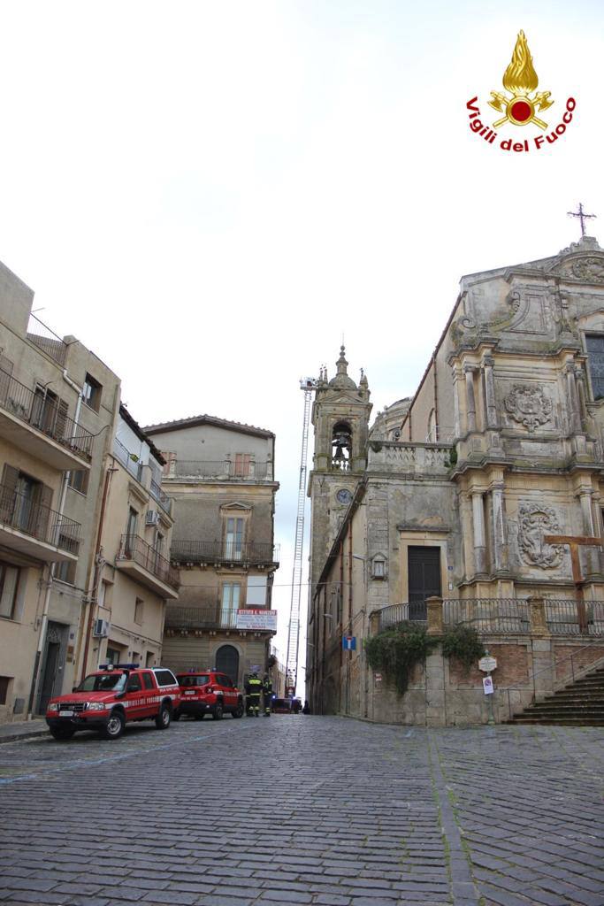 Intervento per caduta intonaci dal campanile chiesa dell’ Immacolata Caltagirone