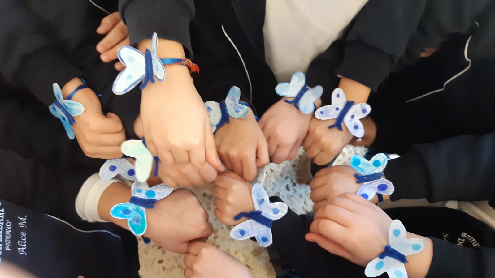 L'I.C.DON MILANI DI PATERNÒ SI TINGE DI BLU PER "LA GIORNATA MONDIALE SULLA CONSAPEVOLEZZA DELL'AUTISMO